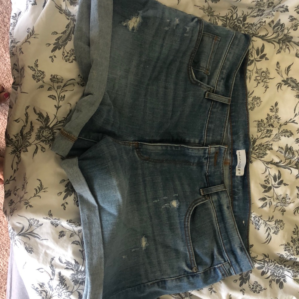 Loft distressed shorts💁🏻🌴